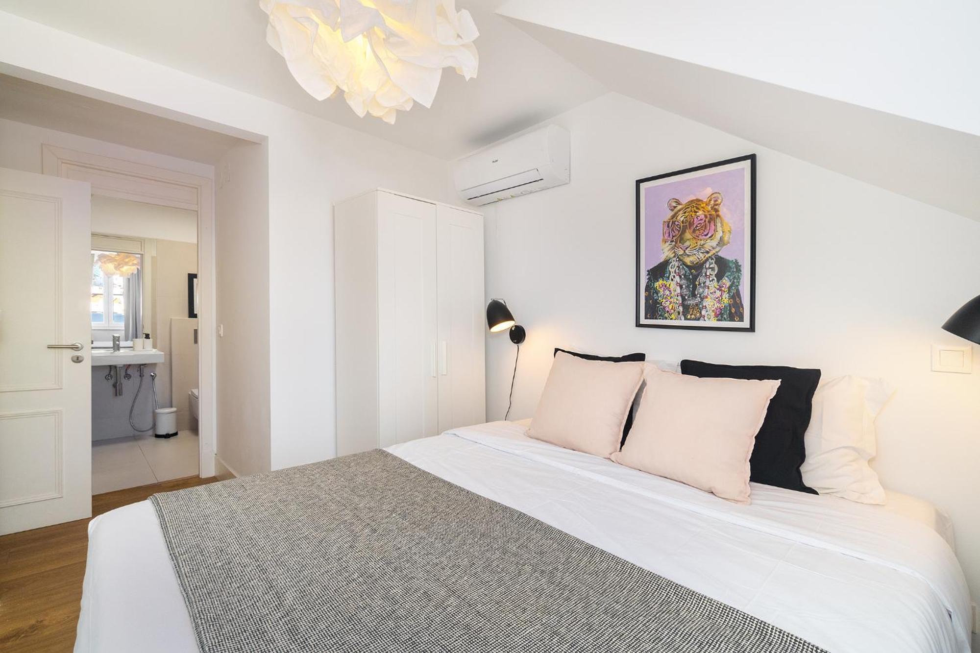 Modern Lisbon Apartments By Soulplaces Room photo